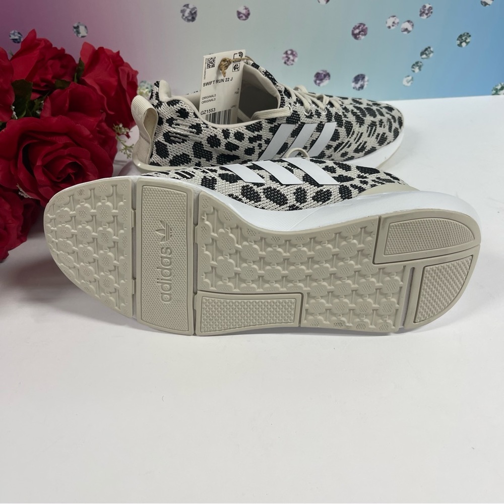 🏃🏽‍♀️HP! ADIDAS SWIFT RUN 22 DALMATIAN - Picture 9 of 12